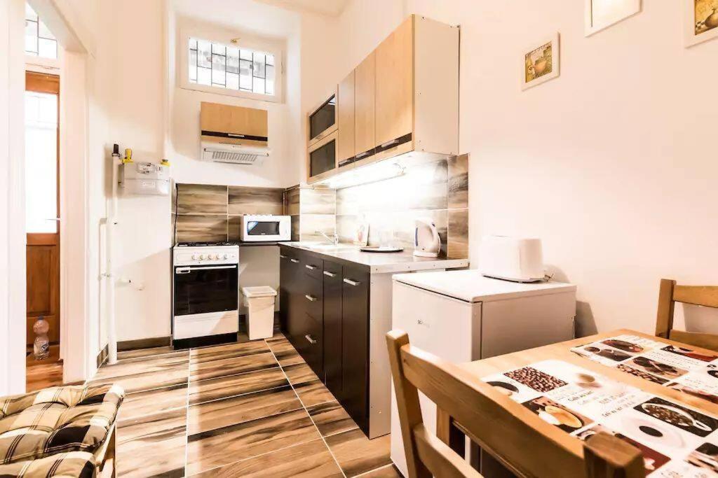 Quiet Apartment Just 10 Minutes From The Center Budapest Eksteriør bilde